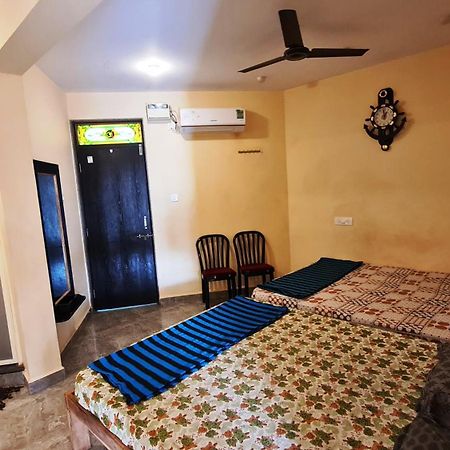 Godwill Kimo Guest House Seraulim Мадгаон Екстериор снимка
