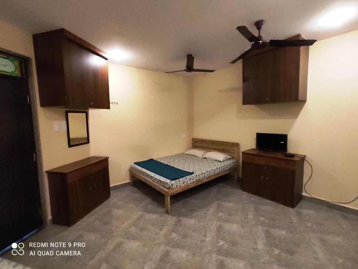 Godwill Kimo Guest House Seraulim Мадгаон Екстериор снимка