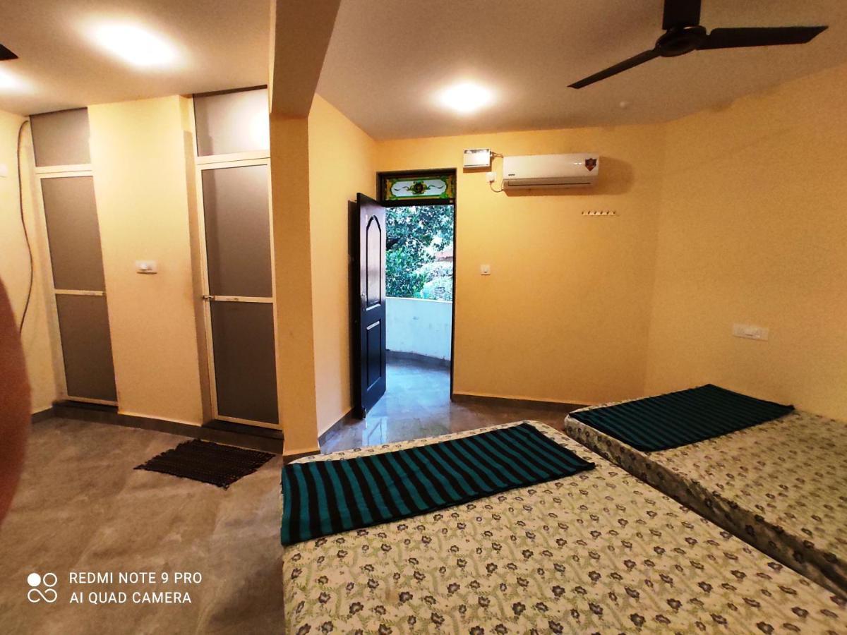 Godwill Kimo Guest House Seraulim Мадгаон Екстериор снимка