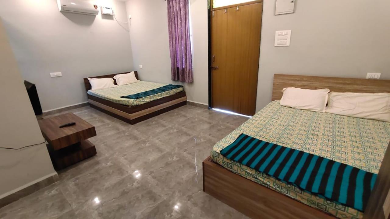 Godwill Kimo Guest House Seraulim Мадгаон Екстериор снимка