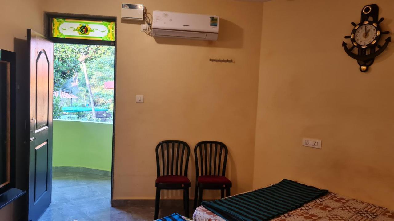 Godwill Kimo Guest House Seraulim Мадгаон Екстериор снимка