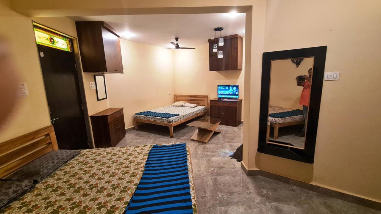 Godwill Kimo Guest House Seraulim Мадгаон Екстериор снимка